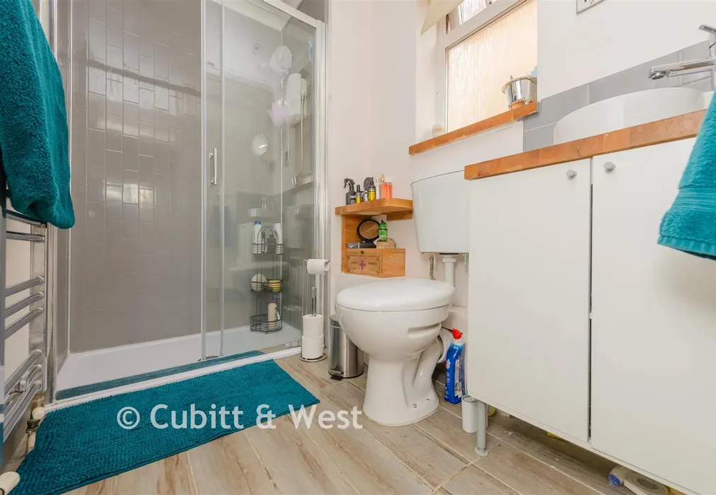 En-Suite Shower Room - Mayfield Close, Redhill, Surrey - Wards of Kent