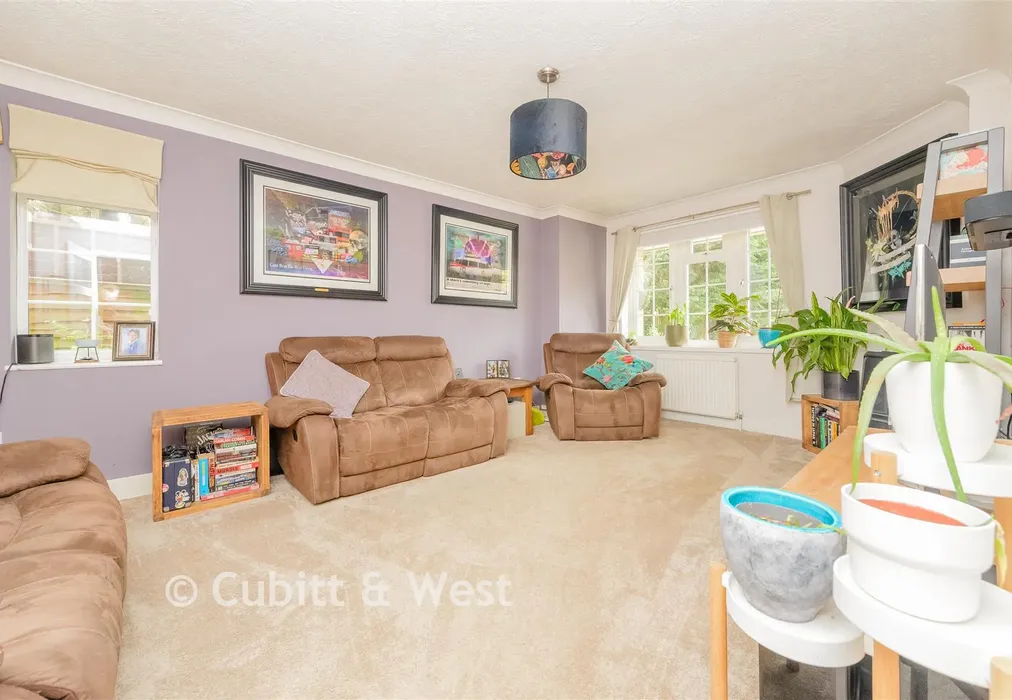 Lounge - Mayfield Close, Redhill, Surrey - Wards of Kent