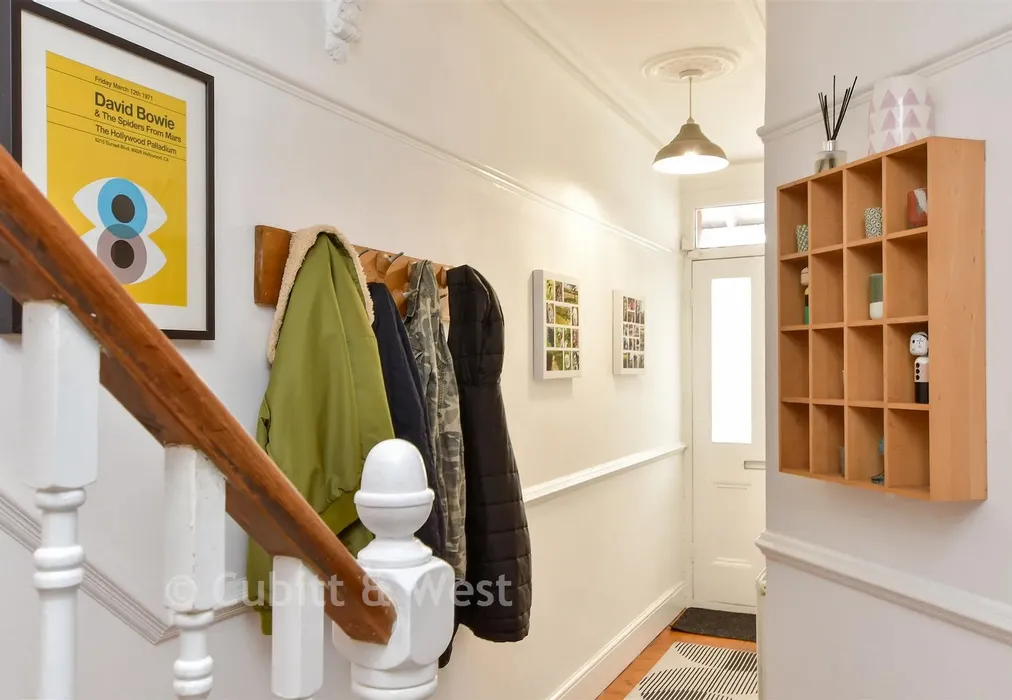 Internal Lifestyle Photograph - Osborne Road, Brighton, East Sussex - Wards of Kent