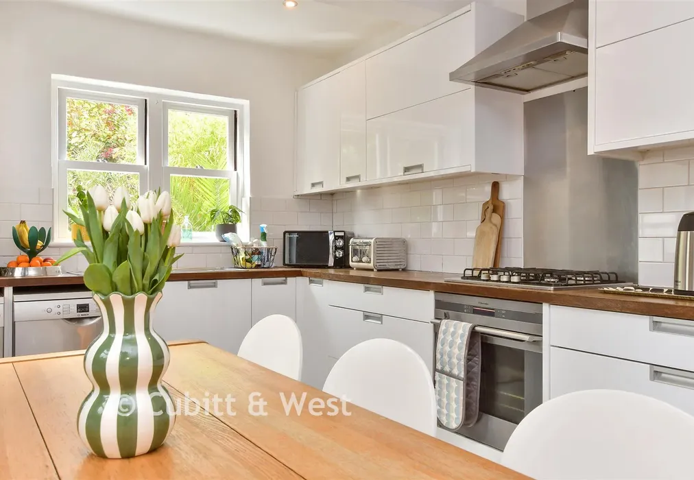 Internal Lifestyle Photograph - Osborne Road, Brighton, East Sussex - Wards of Kent