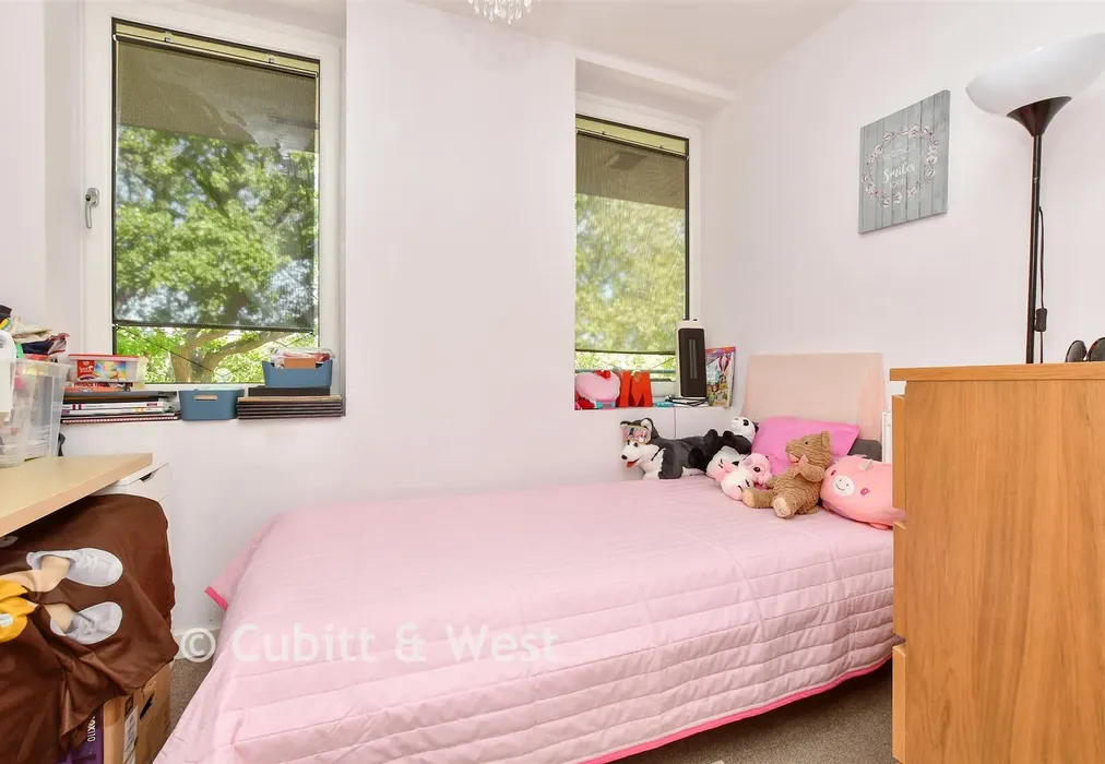 Bedroom 2 - Challenge Court, Leatherhead, Surrey - Wards of Kent