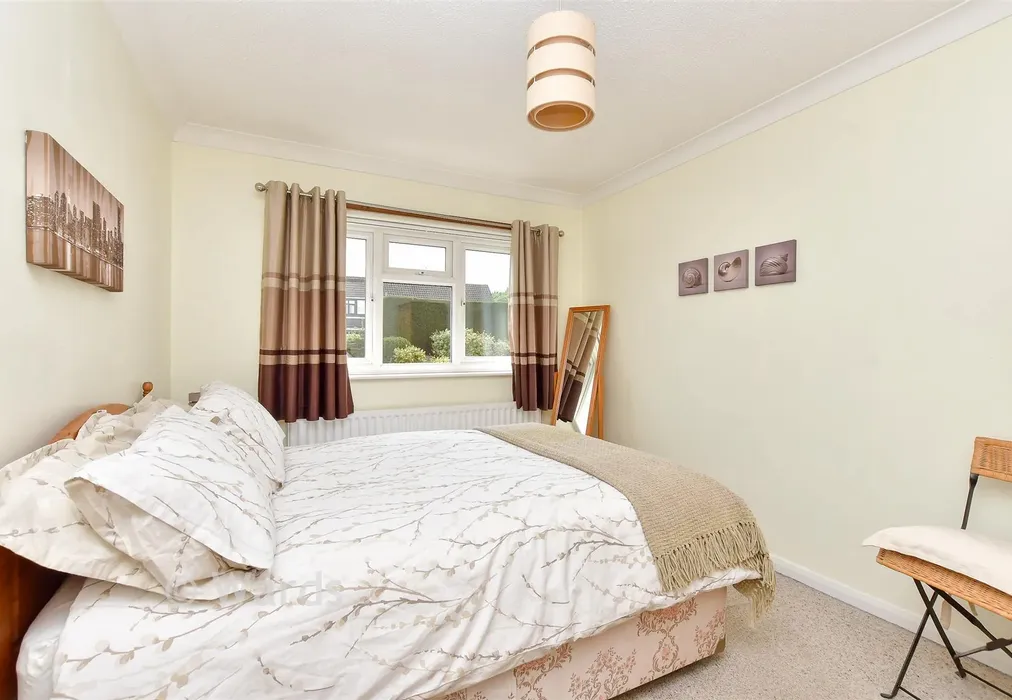 Bedroom 3 - Brompton Farm Road, Strood, Rochester, Kent - Wards of Kent