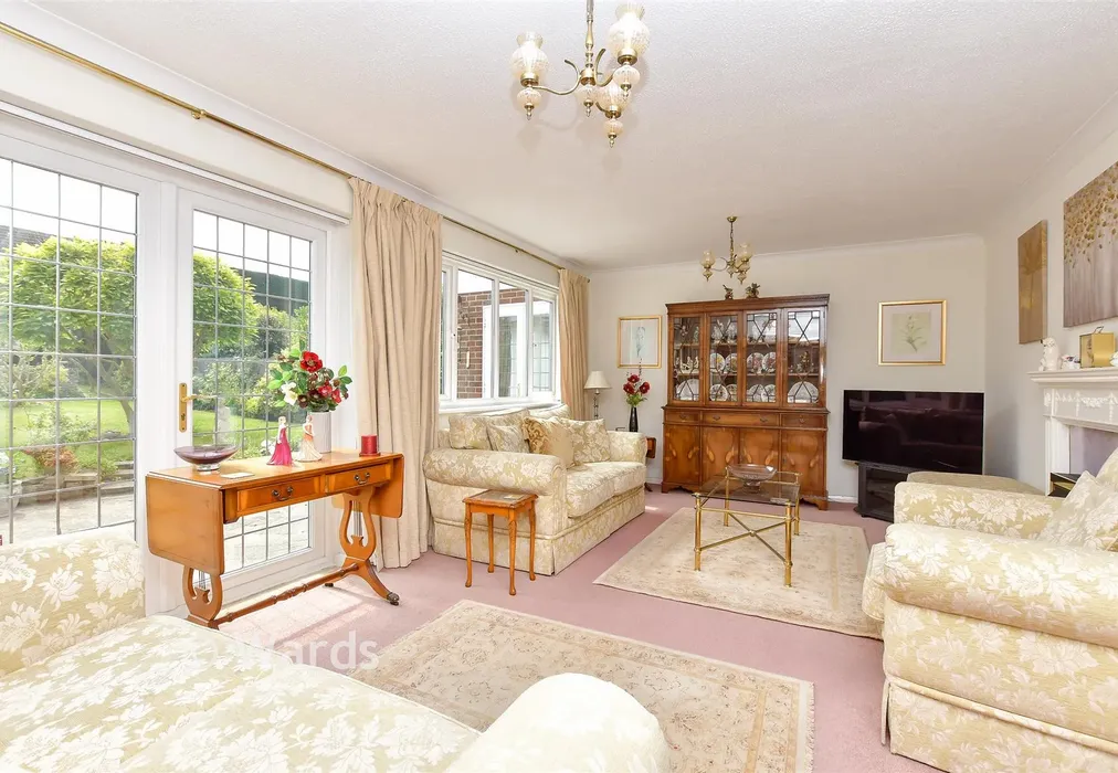 Lounge - Brompton Farm Road, Strood, Rochester, Kent - Wards of Kent