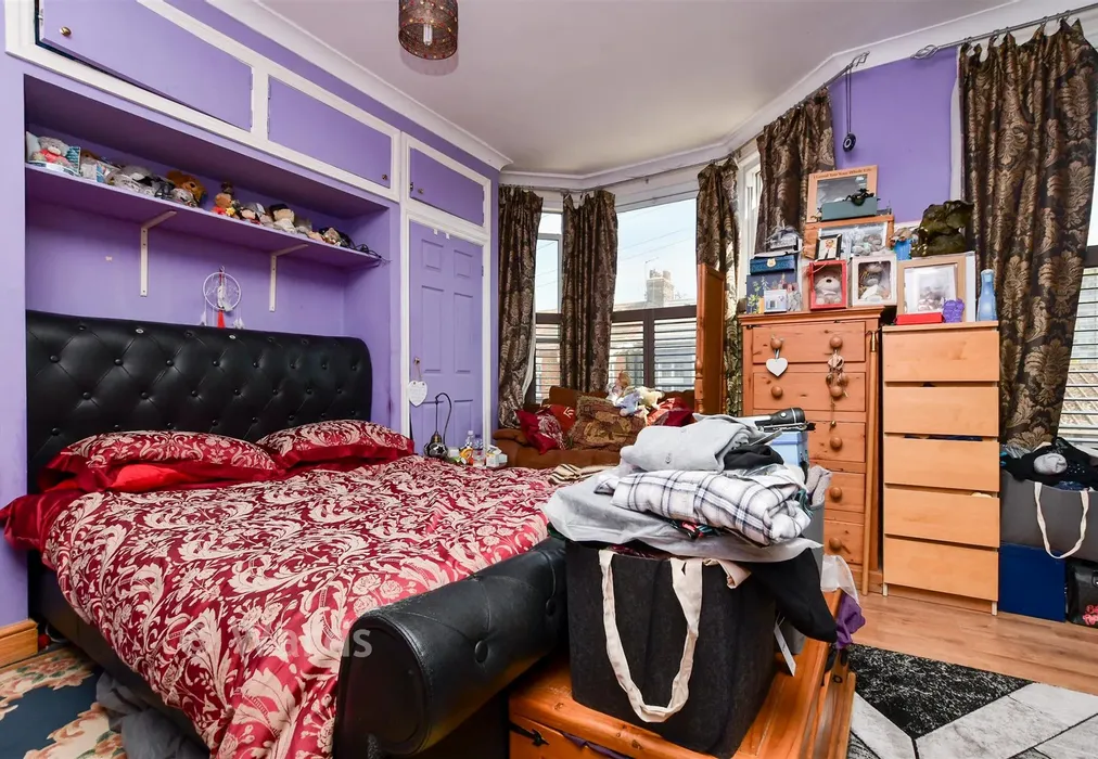 Bedroom 1 - Crescent Road, Westbrook, Margate, Kent - Wards of Kent