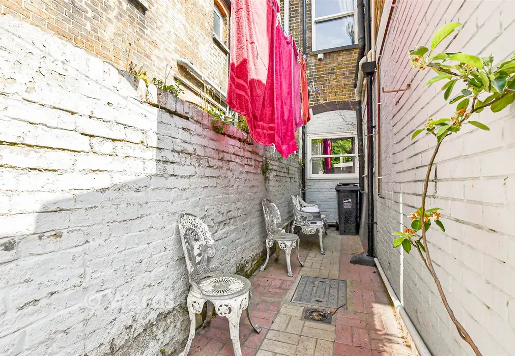 Side Garden - Crescent Road, Westbrook, Margate, Kent - Wards of Kent