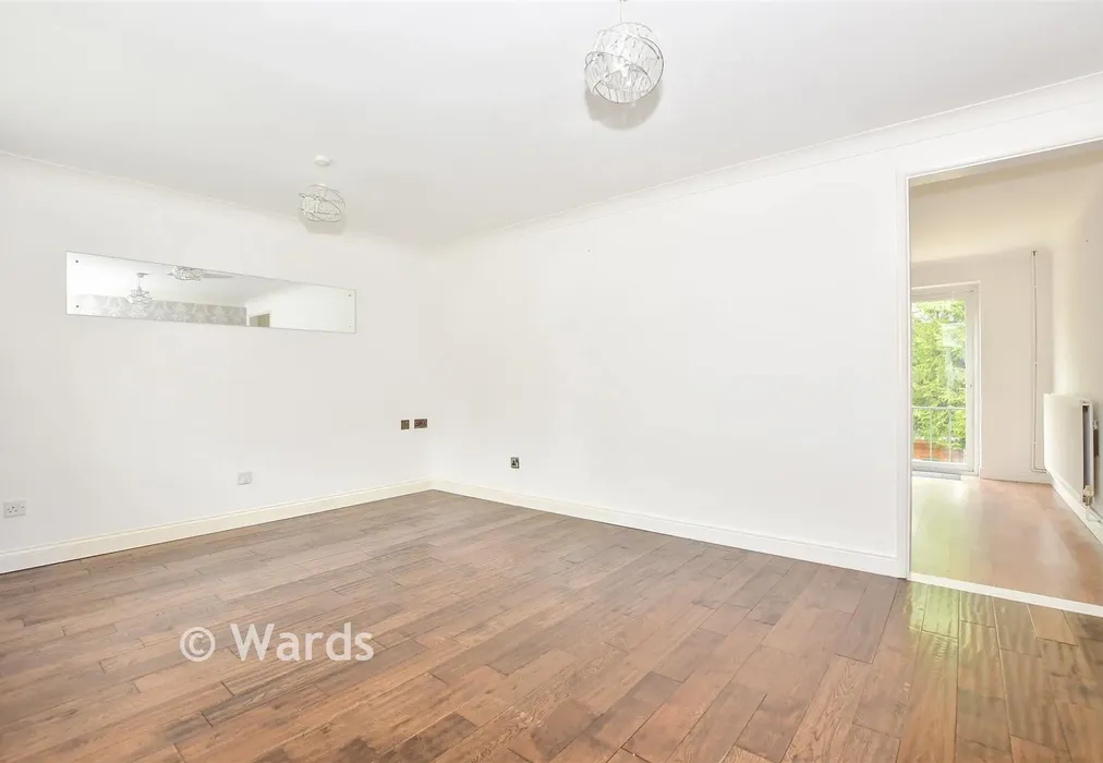 Lounge - Chaffinch Close, Walderslade, Chatham, Kent - Wards of Kent