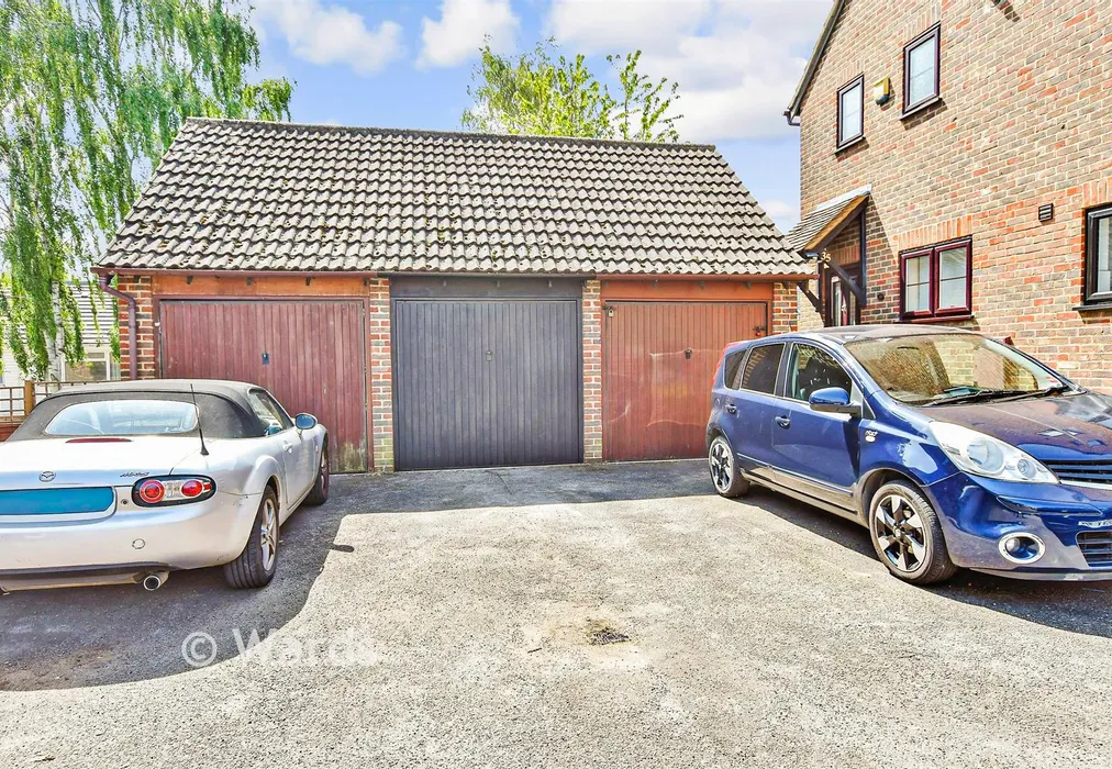 Garage - Tintagel Gardens, Strood, Rochester, Kent - Wards of Kent