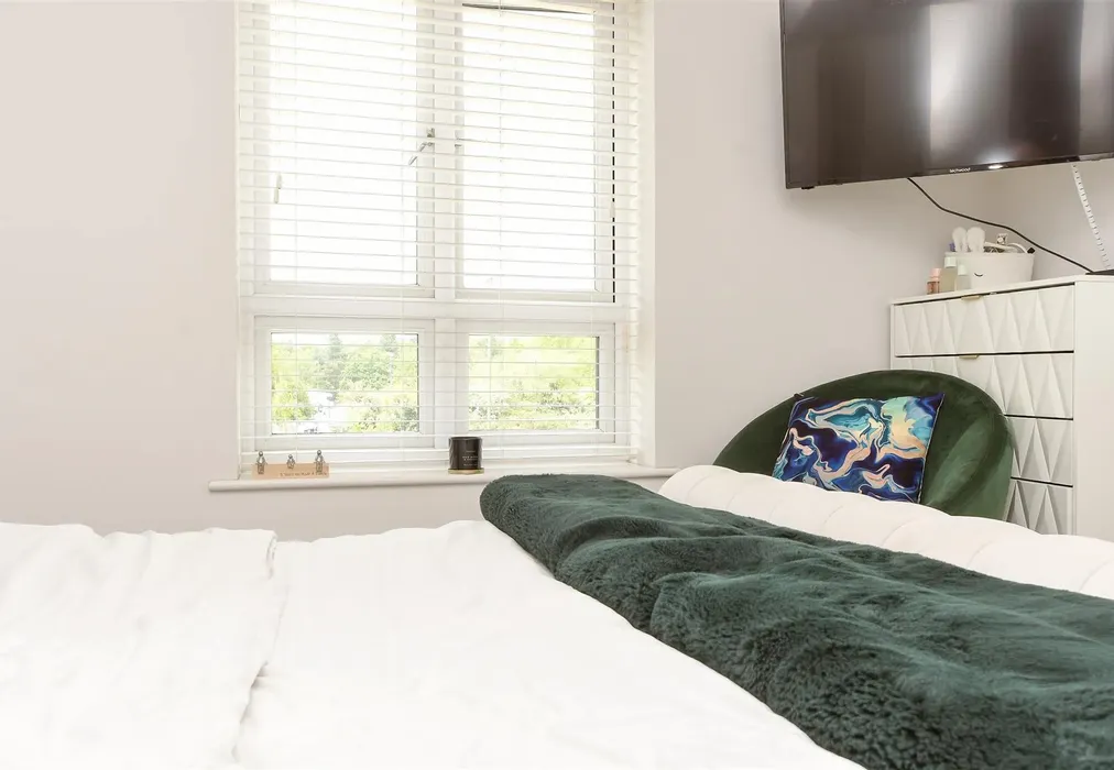 Internal Lifestyle Photograph - Bellevue Farm Road, Pease Pottage, Crawley, West Sussex - Wards of Kent
