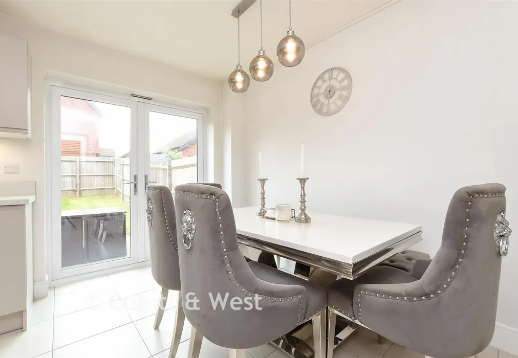 Kitchen/Diner - Bellevue Farm Road, Pease Pottage, Crawley, West Sussex - Wards of Kent
