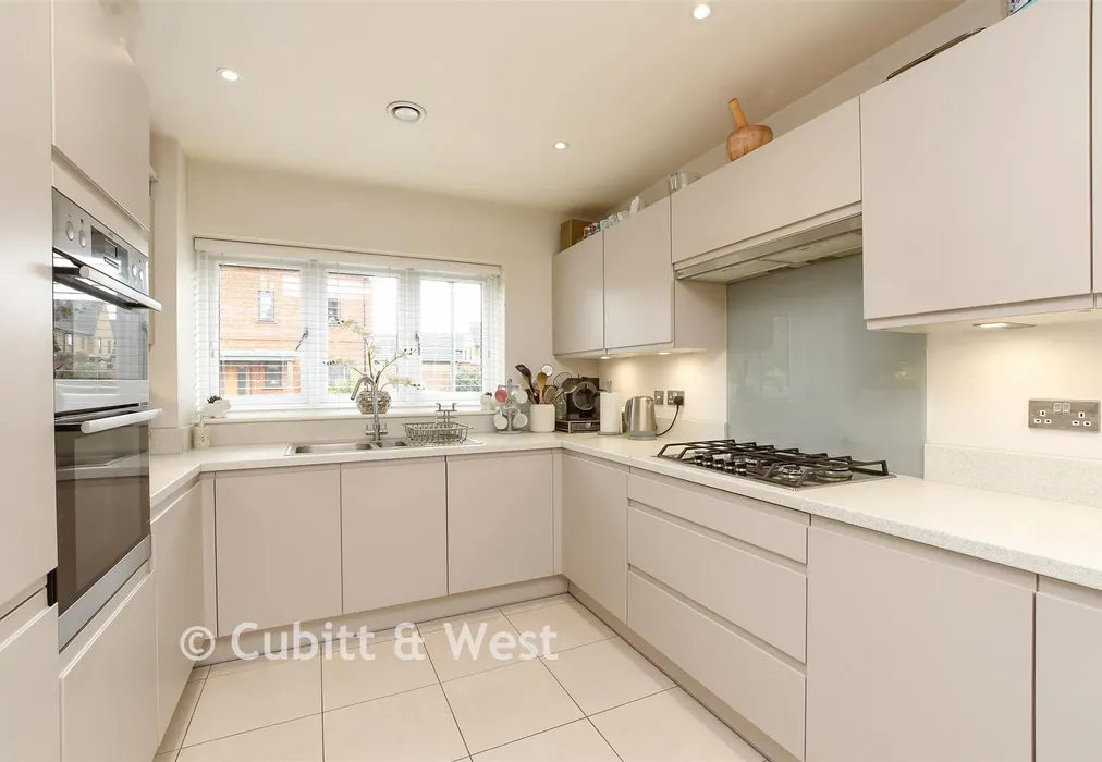 Kitchen/Diner - Bellevue Farm Road, Pease Pottage, Crawley, West Sussex - Wards of Kent