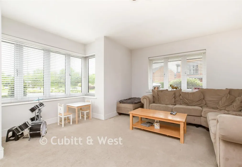Lounge - Bellevue Farm Road, Pease Pottage, Crawley, West Sussex - Wards of Kent