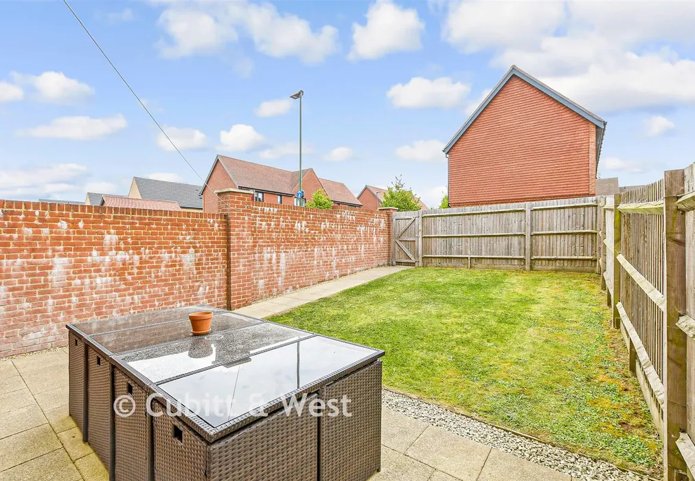 Rear Garden - Bellevue Farm Road, Pease Pottage, Crawley, West Sussex - Wards of Kent