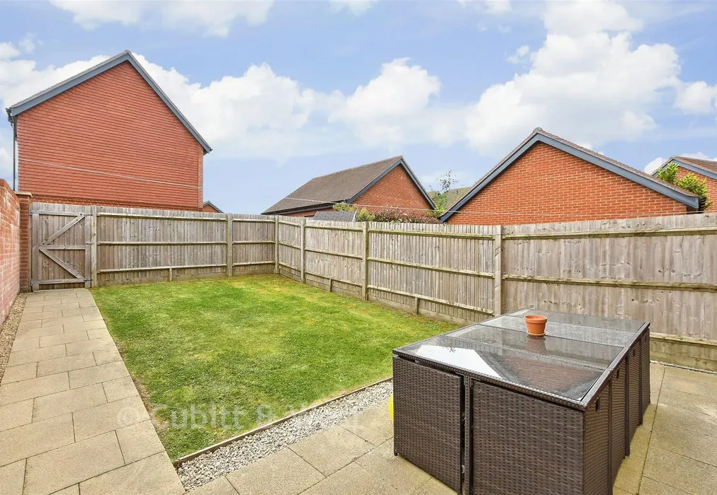 Rear Garden - Bellevue Farm Road, Pease Pottage, Crawley, West Sussex - Wards of Kent