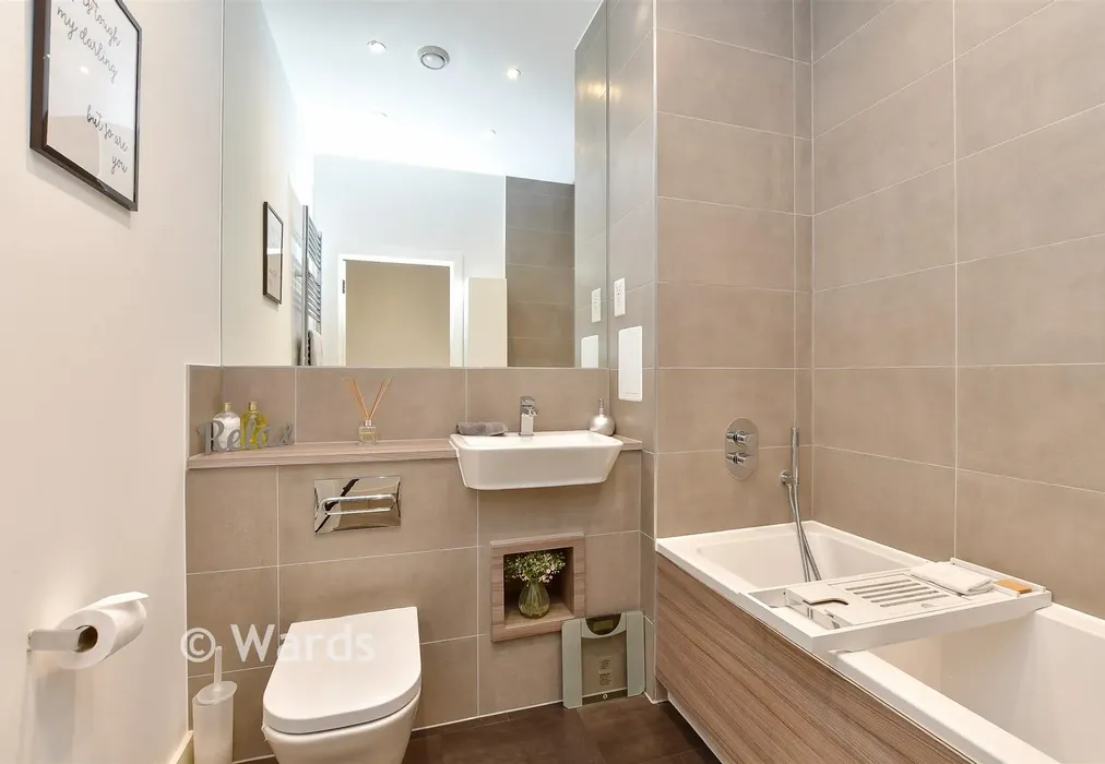 Bathroom - Corys Road, Rochester, Kent - Wards of Kent