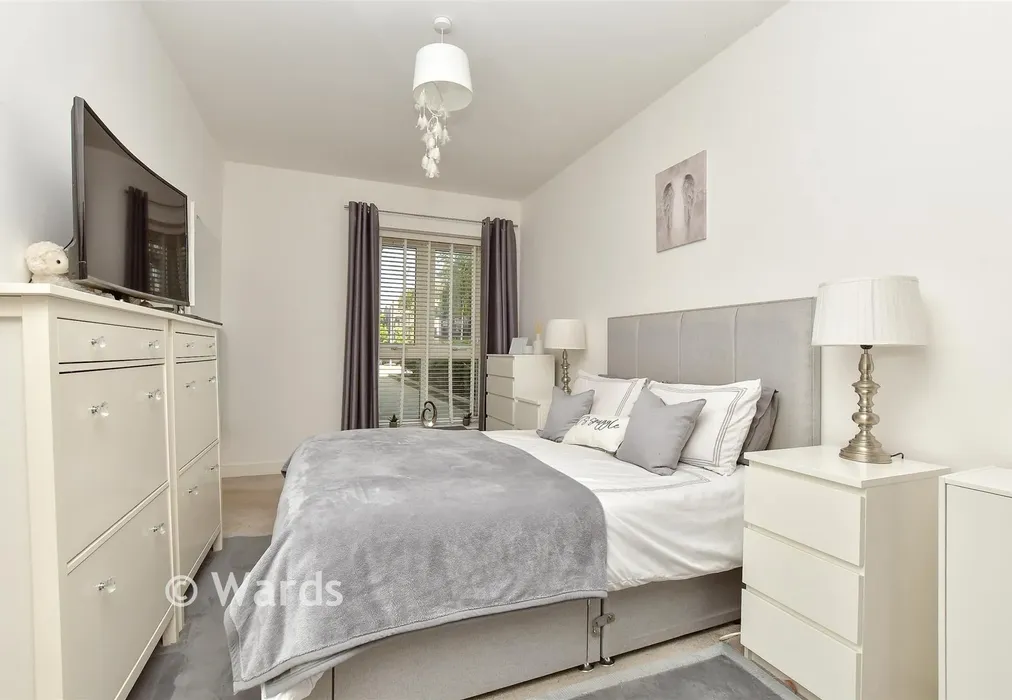 Bedroom 1 - Corys Road, Rochester, Kent - Wards of Kent