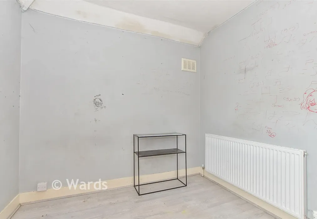 Bedroom 3 - Aylesford Place, Willesborough, Ashford, Kent - Wards of Kent