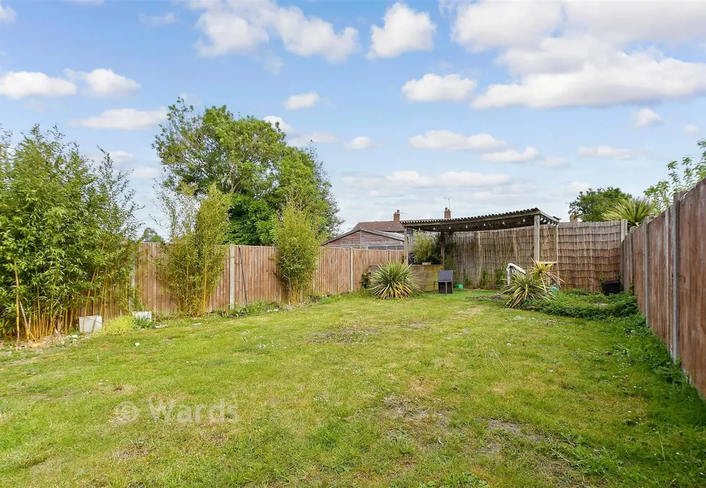 Rear Garden - Aylesford Place, Willesborough, Ashford, Kent - Wards of Kent