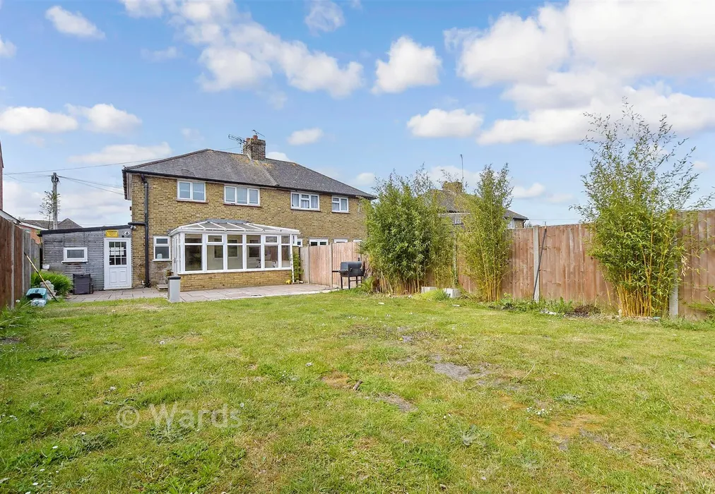 Rear Garden - Aylesford Place, Willesborough, Ashford, Kent - Wards of Kent