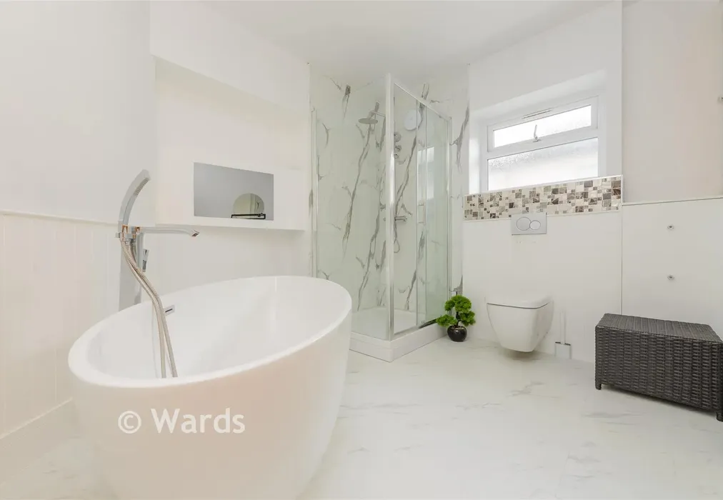 Bathroom - Walderslade Road, Walderslade, Chatham, Kent - Wards of Kent