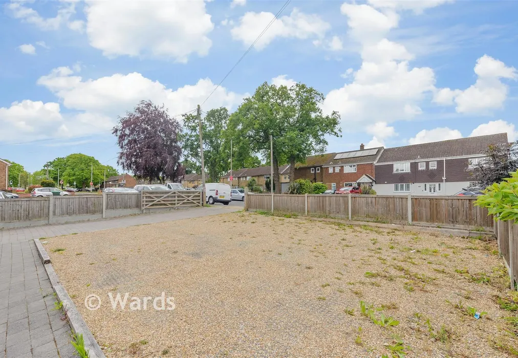 Front Garden - Walderslade Road, Walderslade, Chatham, Kent - Wards of Kent