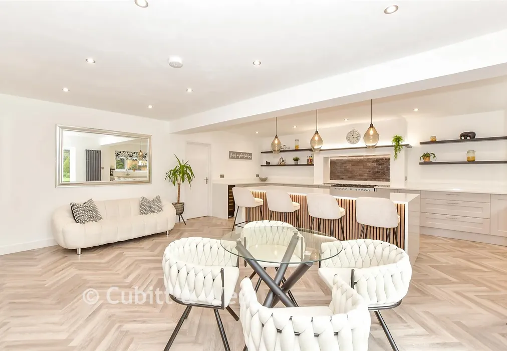 Kitchen/Family Room - Bowes Hill, Rowland's Castle, Hampshire - Wards of Kent