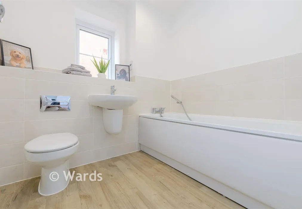 Bathroom - Village Road, Wouldham, Rochester, Kent - Wards of Kent
