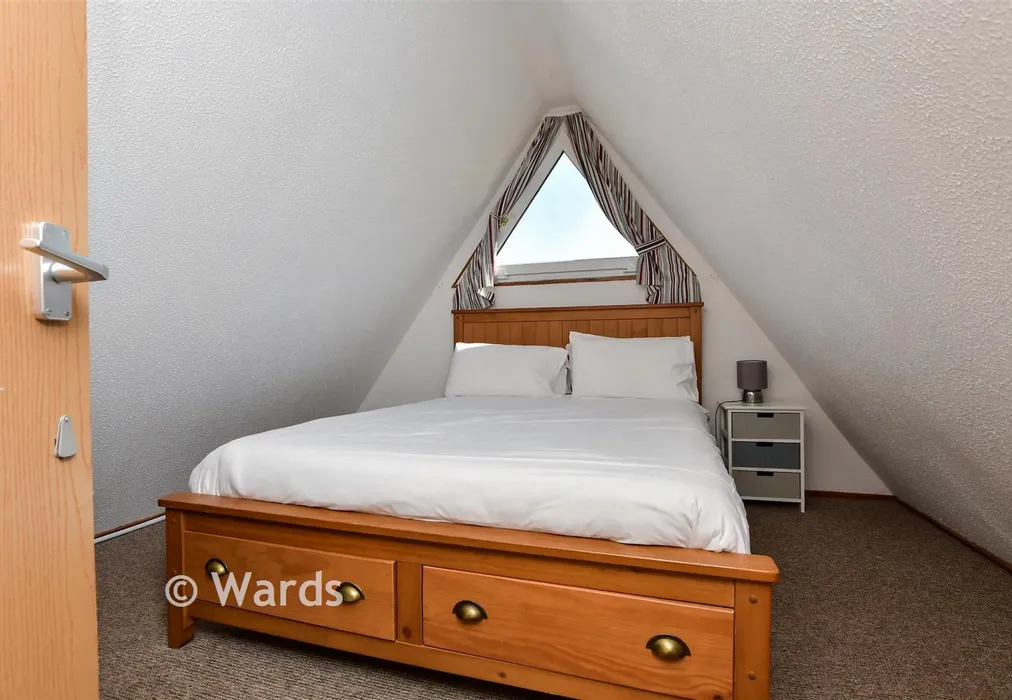 Bedroom 1 - Upper Street, Kingsdown, Deal, Kent - Wards of Kent