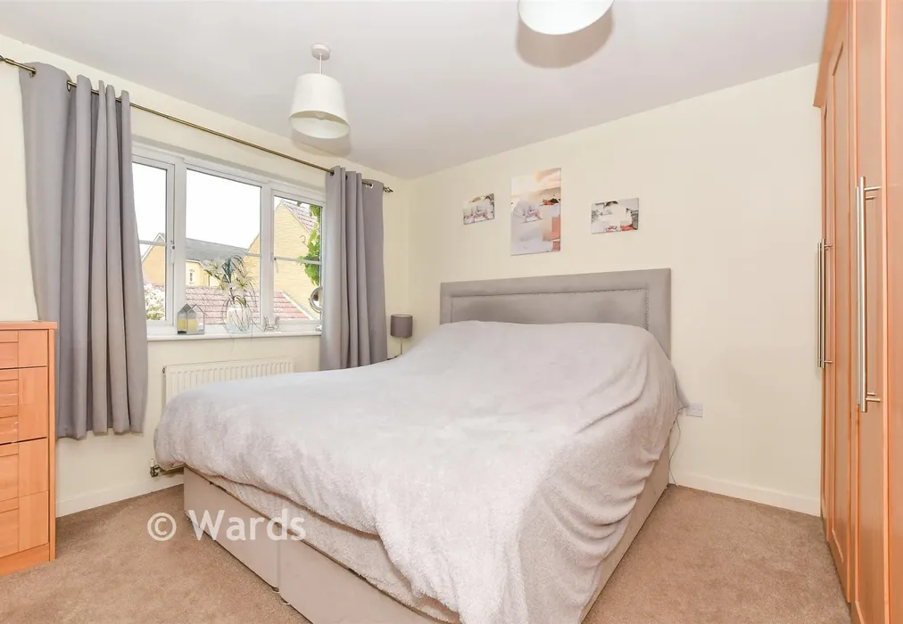 Bedroom 1 - Brigadier Gardens, Ashford, Kent - Wards of Kent