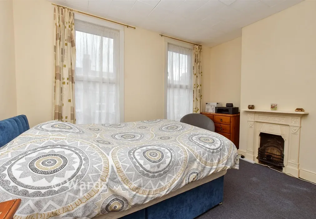 Bedroom 1 - Rochester Avenue, Rochester, Kent - Wards of Kent