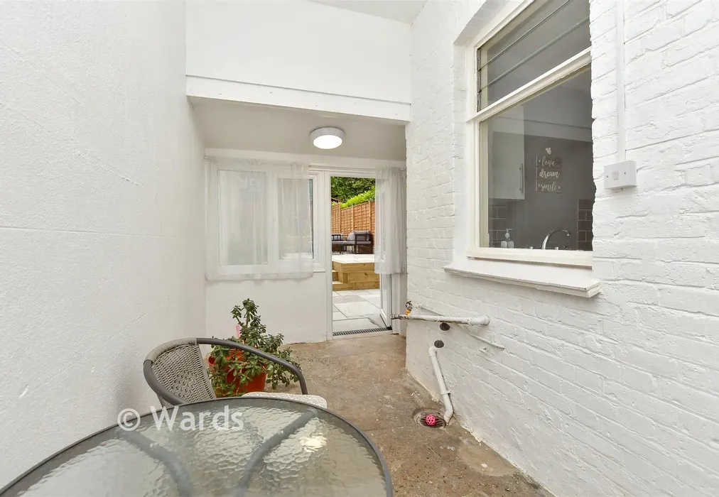 Garden Room - Rochester Avenue, Rochester, Kent - Wards of Kent