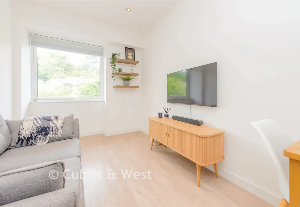 Living/Dining Area - Brighton Road, Redhill, Surrey - Wards of Kent