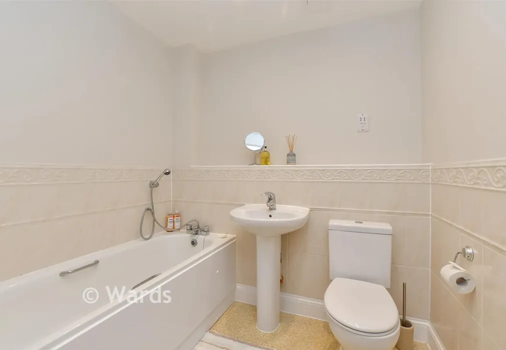 Bathroom - Stanley Court, Gillingham, Kent - Wards of Kent