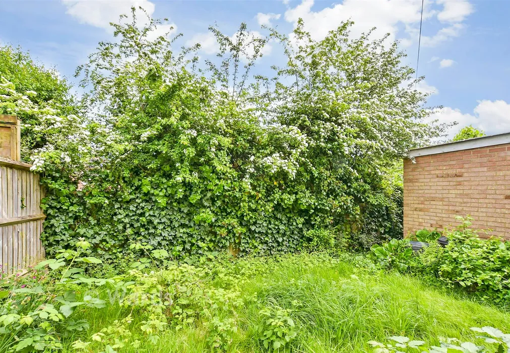 Rear Garden - Wickenden Crescent, Willesborough, Ashford, Kent - Wards of Kent