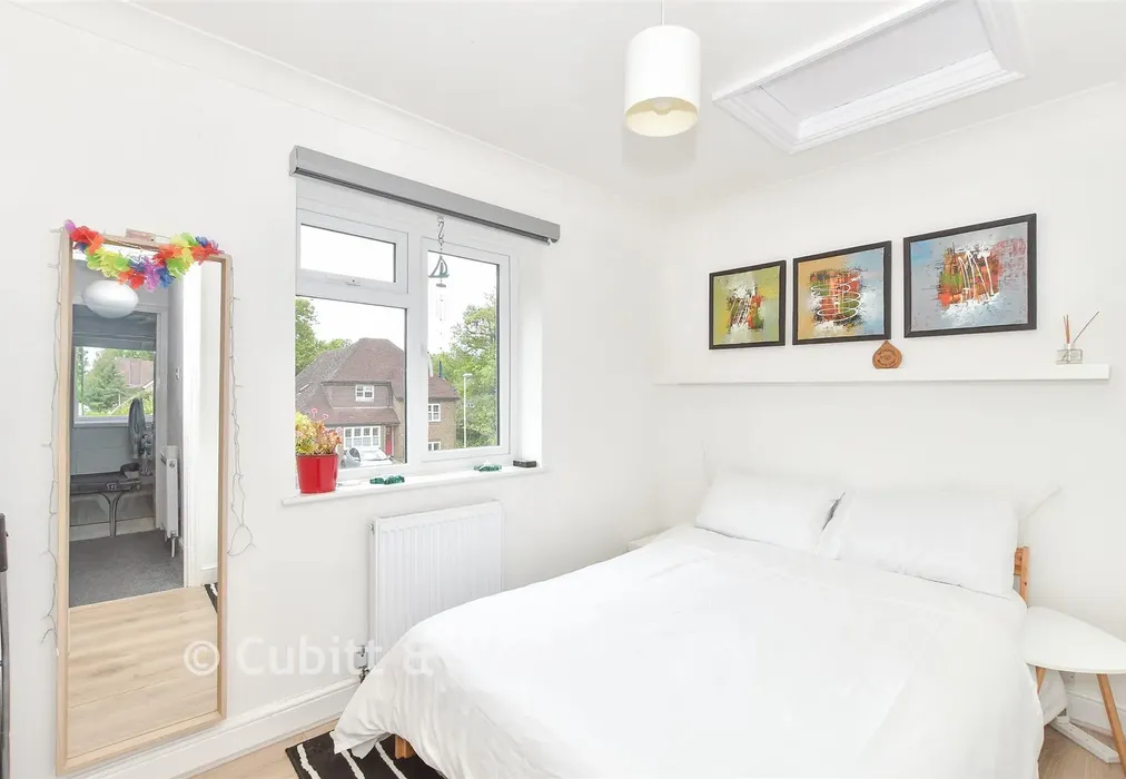 Bedroom 3 - Kings Copse, East Grinstead, West Sussex - Wards of Kent