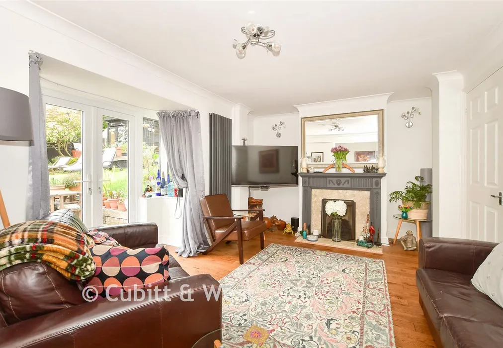 Living Room - Kings Copse, East Grinstead, West Sussex - Wards of Kent