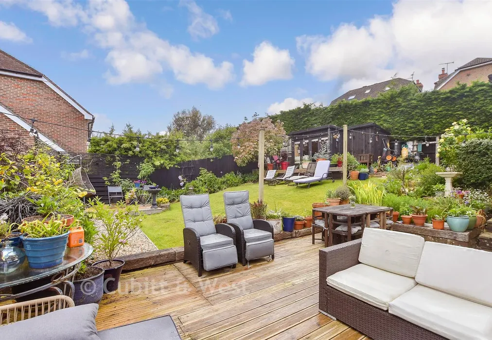 Rear Garden - Kings Copse, East Grinstead, West Sussex - Wards of Kent