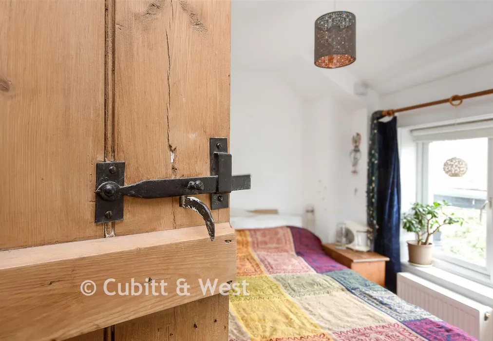 Internal Lifestyle Photograph - Bedlow Lane, Cranleigh, Surrey - Wards of Kent