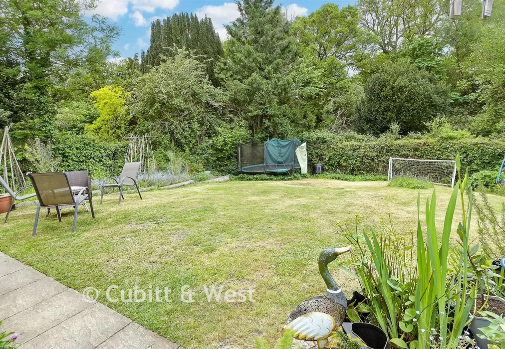 Rear Garden - Bedlow Lane, Cranleigh, Surrey - Wards of Kent