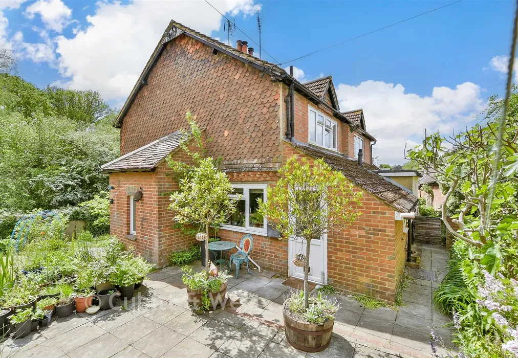 External (Web) - Bedlow Lane, Cranleigh, Surrey - Wards of Kent