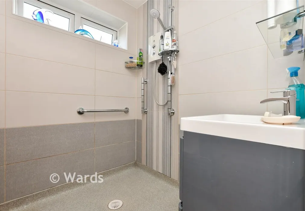 Wet Room - Seacroft Road, Broadstairs, Kent - Wards of Kent