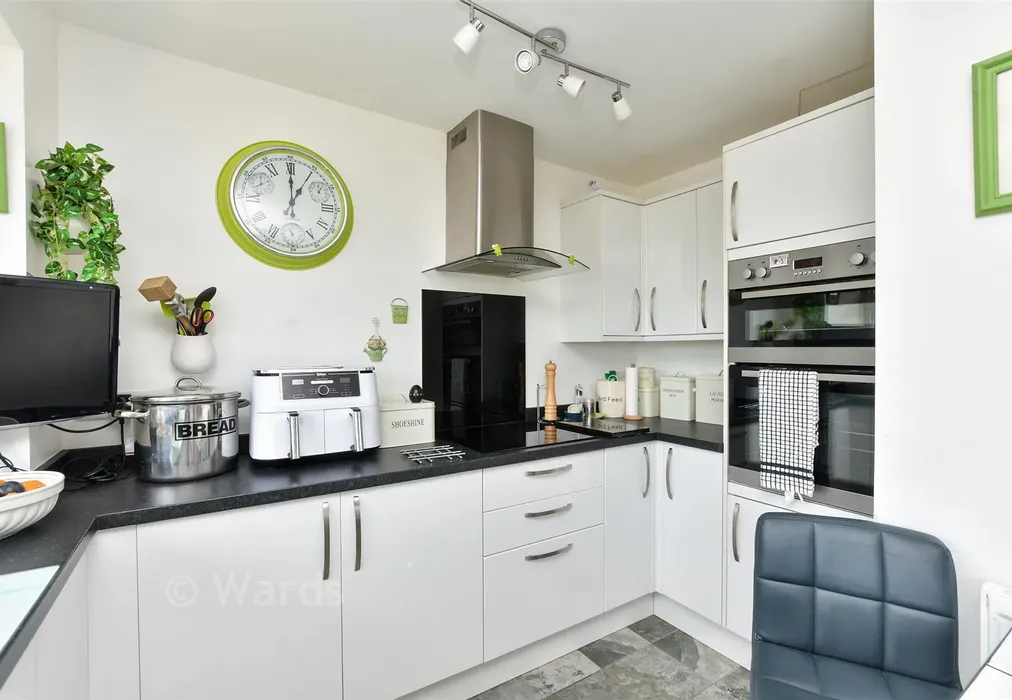 Kitchen - Seacroft Road, Broadstairs, Kent - Wards of Kent