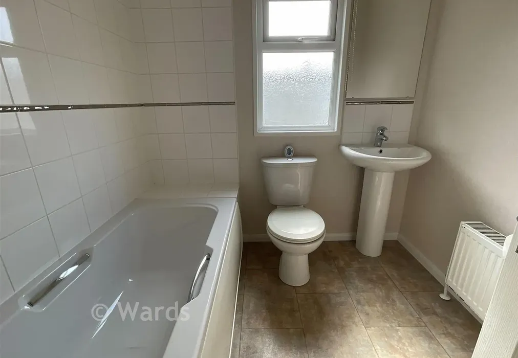 Bathroom - Manston Court Road, Margate, Kent - Wards of Kent
