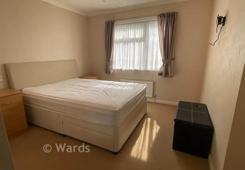 Bedroom 1 - Manston Court Road, Margate, Kent - Wards of Kent