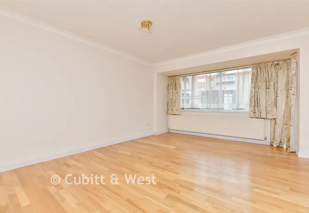 Lounge - White Lodge Close, Sutton, Surrey - Wards of Kent