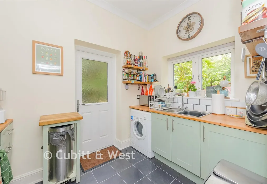 Kitchen - Reigate Hill, Reigate, Surrey - Wards of Kent
