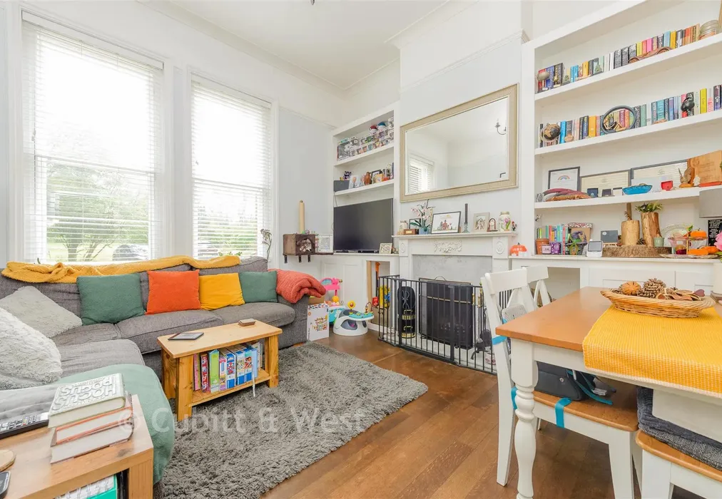 Lounge - Reigate Hill, Reigate, Surrey - Wards of Kent