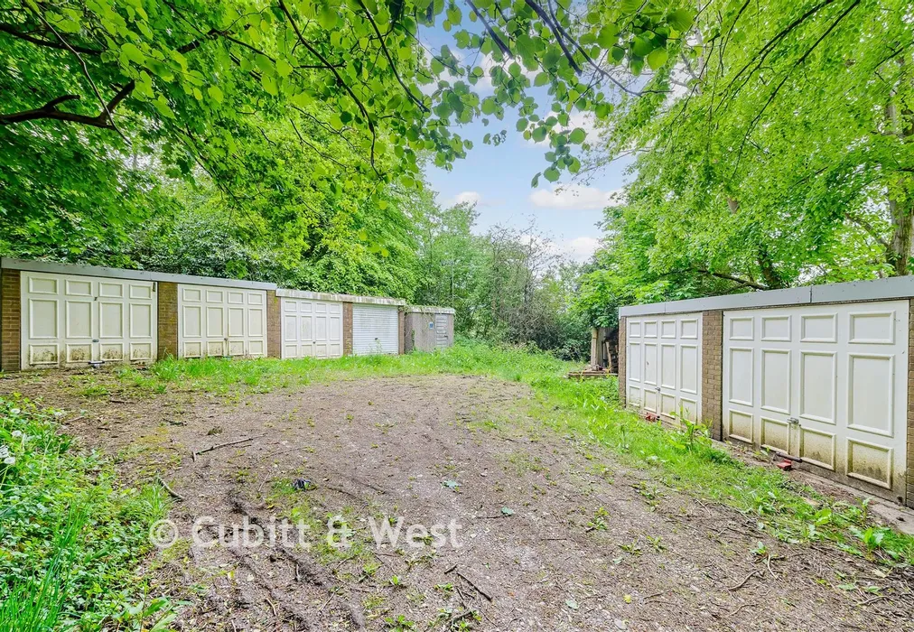 Garage - Reigate Hill, Reigate, Surrey - Wards of Kent