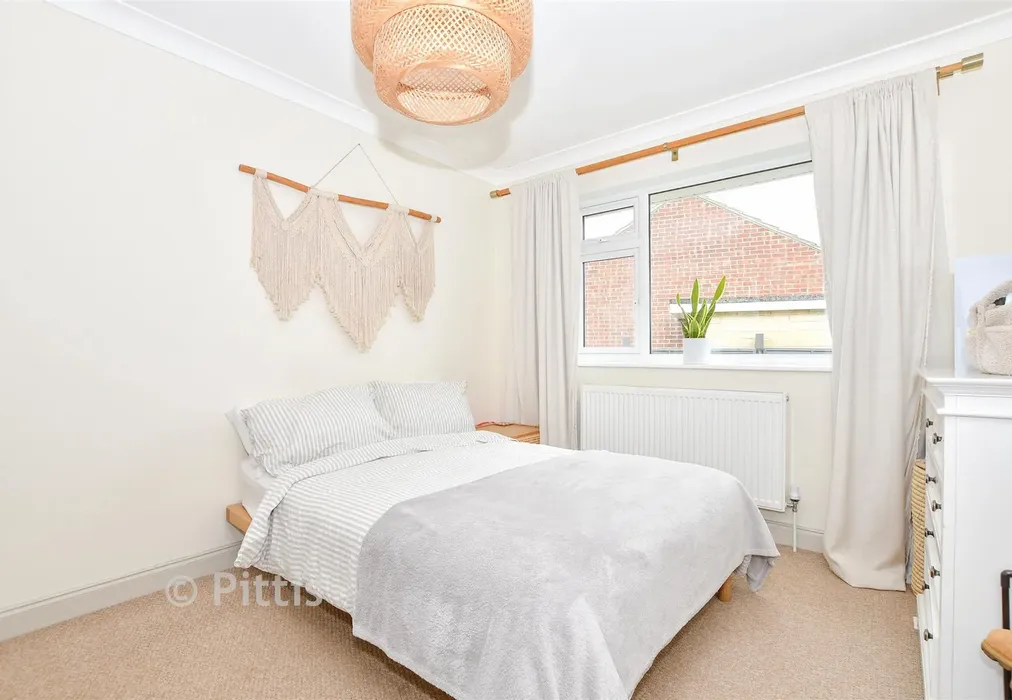Bedroom 1 - St. Mary's Road, Brading, Isle of Wight - Wards of Kent