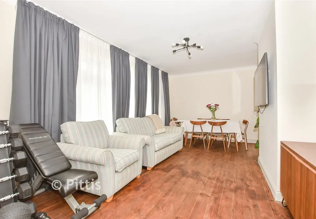 Lounge/Diner - St. Mary's Road, Brading, Isle of Wight - Wards of Kent