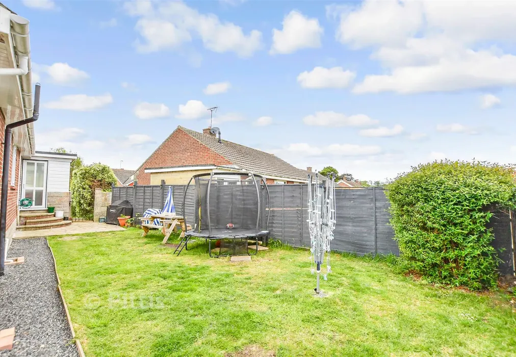 Rear Garden - St. Mary's Road, Brading, Isle of Wight - Wards of Kent